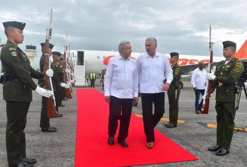 Díaz Canell llega a Campeche, México el 11FEB23 a bordo de avión venezolano.