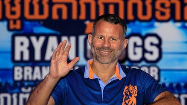 El exjugador, exentrenador del Manchester United, Ryan Giggs no podrá retomar su cargo de seleccionador de Gales