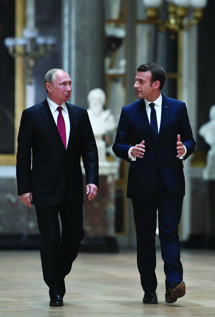 Los presidentes ruso y francés sostuvieron su primer encuentro, bajo la mirada del célebre Palacio de Versailles, en las afueras de París.