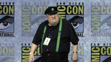 George R.R. Martin habla en el escenario en el panel House of the Dragon durante la Comic Con International 2022: San Diego en el Centro de Convenciones de San Diego el 23 de julio de 2022 en San Diego, California.
