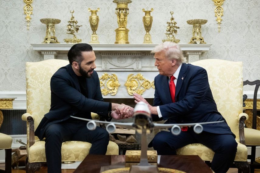 El presidente de Estados Unidos Donald J. Trump durante el encuentro con el líder salvadoreño Nayik Bukele.