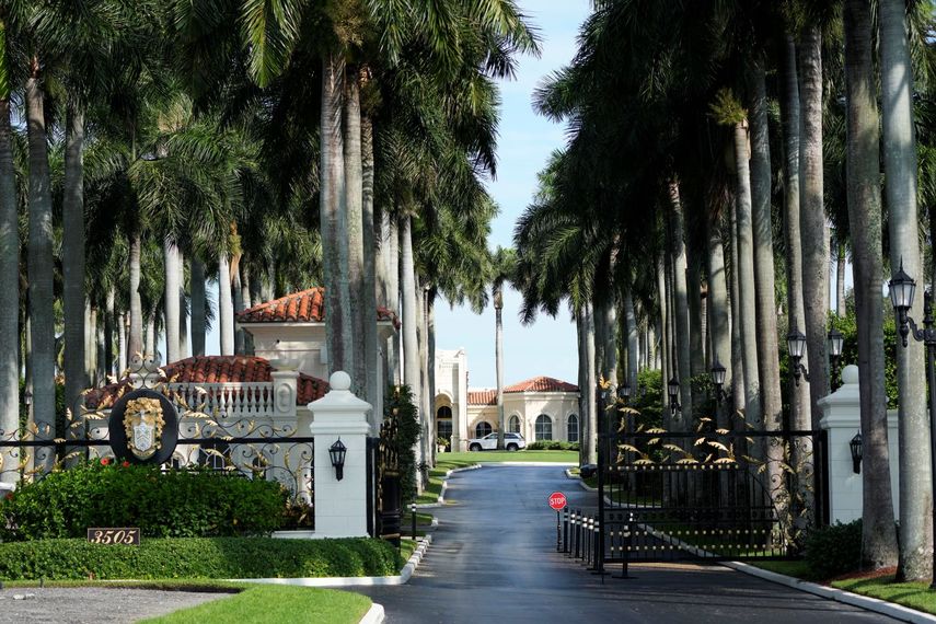 Entrada a la mansión de Mar-a-Lago.