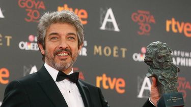 Su último estreno es El amor menos pensado, una comedia romántica dirigida por Juan Vera y producida por el propio hijo del actor argentino, Chino Darín.
