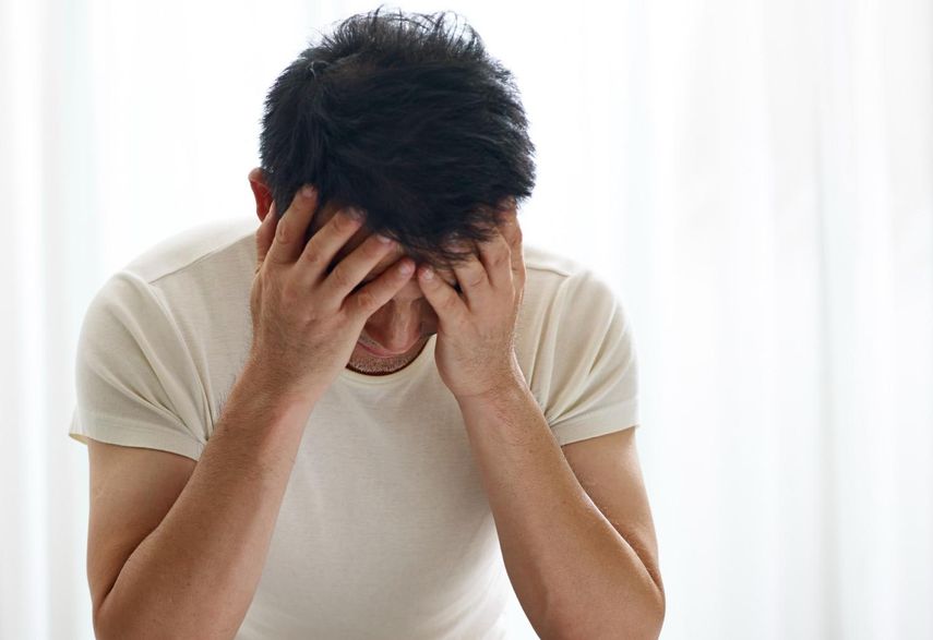 Cuando estos pensamientos se convierten en obsesiones graves y se acompañan de actos compulsivos destinados a reducir el malestar es muy posible que la persona sufra el conocido trastorno obsesivo-compulsivo (TOC)