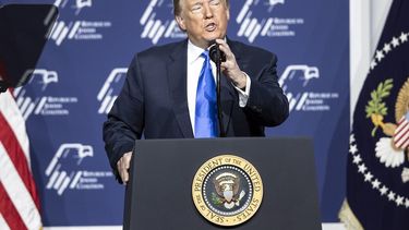 El presidente Donald Trump pronuncia un discurso durante una reunión de la Coalición Judía Republicana en Las Vegas, Nevada, este 6 de abril de 2019.