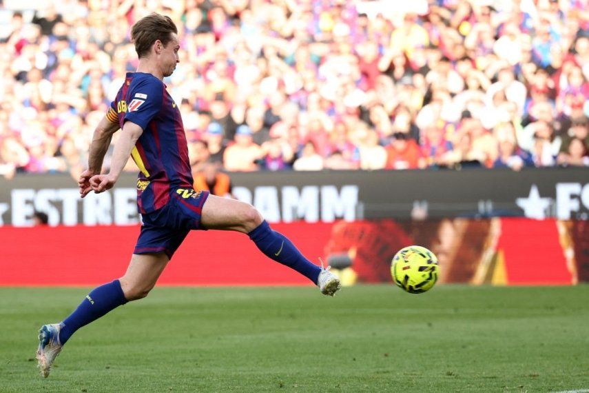 El holandés Frenkie De Jong, del Barcelona, anota el segundo gol de su equipo en un partido, el 22 de febrero de 2026.