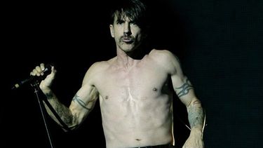 Anthony Kiedis fue hospitalizado debido a una afección intestinal. (EFE)