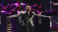 Luis Fonsi interpreta un medley en la ceremonia de los Latin Grammy el 14 de noviembre de 2019 en Las Vegas. Fonsi está nominado a tres Premios Lo Nuestro y cantará en la ceremonia del jueves 18 de febrero de 2021, que se transmitirá en vivo por Univision desde Miami.&nbsp;