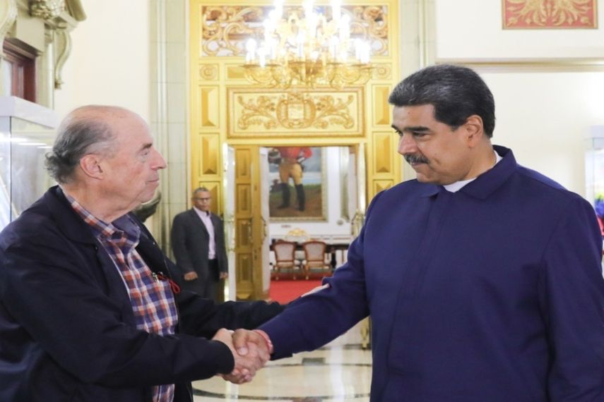 Nicolás Maduro, recibe al ministro de Exteriores de Colombia, Álvaro Leyva .