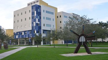Vista parcial de Florida International University.