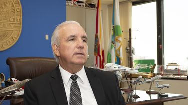 Alcalde de Miami-Dade, Carlos Gim&eacute;nez.