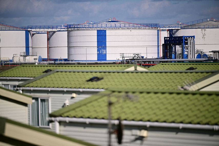 Imagen de tanque de reserva de petróleo en Gran Bretaña.