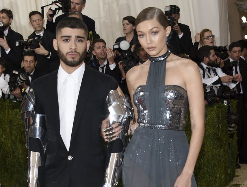 La súper modelo Gigi Hadid y el cantante Zayn Malik a su llegada al The Metropolitan Museum of Art Costume Institute Benefit Gala, en mayo de 2016.