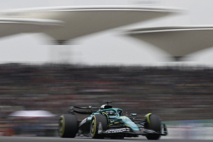 El piloto canadiense de Aston Martin, Lance Stroll, conduce durante el Gran Premio de China de Fórmula 1 en el Circuito Internacional de Shanghái, el 23 de marzo de 2025.&nbsp;