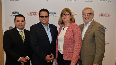 De izq. a der.: Joe Ávila de Ford Motor Company fund, el músico Tito Puente Jr., Myriam Springuel de Smithsonian Institution y Stuart Chase de History Miami. (ÁLVARO MATA)