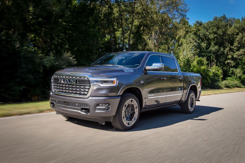 La RAM 1500 2026 demuestra que una pickup de tamaño completo puede ser simultáneamente una herramienta de trabajo, un vehículo familiar y una máquina de altas prestaciones