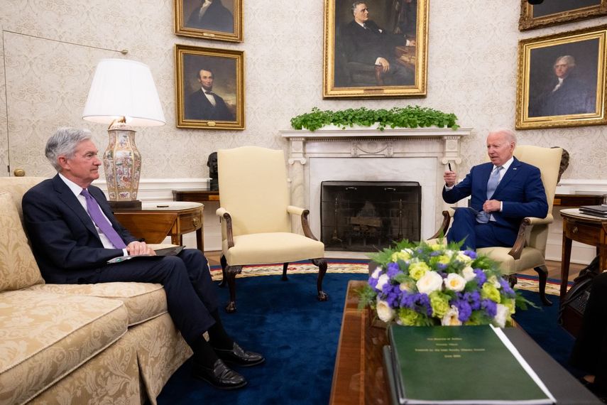 El presidente Jor Biden se reunió con el presidente de la Reserva Federal, Jerome Powell para hablar de la inflación, la más alta en EEUU en medio siglo.&nbsp;