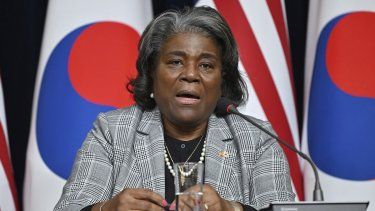 La embajadora estadounidense ante Naciones Unidas, Linda Thomas-Greenfield, habla durante una conferencia de prensa en la Casa Diplomática de Estados Unidos en Seúl, el miércoles 17 de abril de 2024.&nbsp;