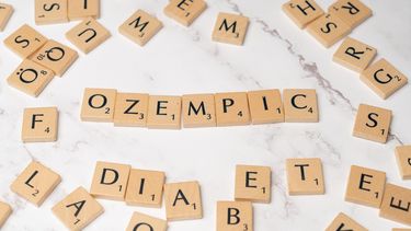 La OMS señala que es importante&nbsp; crear entornos más saludables mediante políticas sólidas (...) para promover la salud y prevenir la obesidad