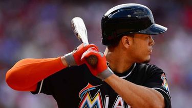 Los batazos de Stanton son extrañados en el Marlins Park. (ARCHIVO)