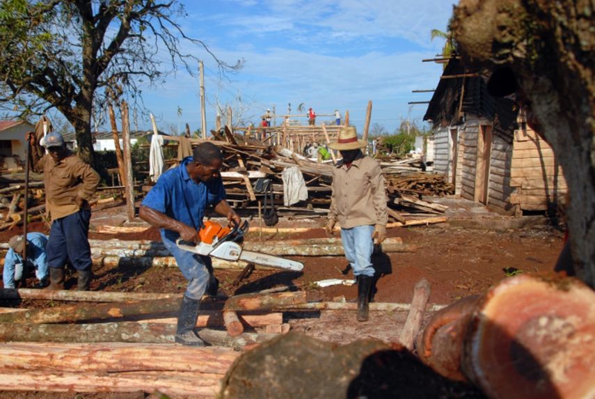La iniciativa de la ONG se centrará en los municipios de Esmeralda y Minas -entre los más golpeados por Irma-, donde miles de personas precisan de agua potable, servicios de higiene y apoyo en la reactivación de cultivos dañados.