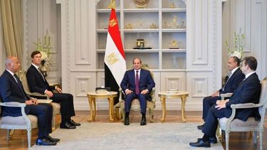 Jared Kushner se reúne en El Alamein con el presidente de Egipto, Abdelafatá al Sisi, a 16 de agosto de 2026.