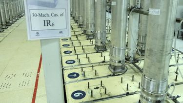 El Organismo iraní de Energía Atómica muestra varias centrifugadoras en la planta de enriquecimiento de uranio en Natanz, en el centro de Irán.&nbsp;