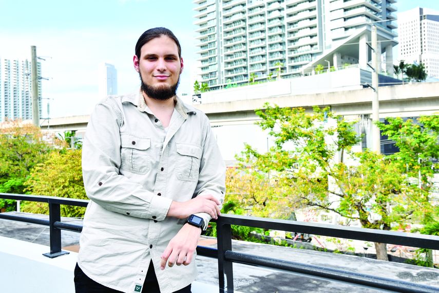 Alejandro Jiménez durante la entrevista con DIARIO LAS AMÉRICAS.