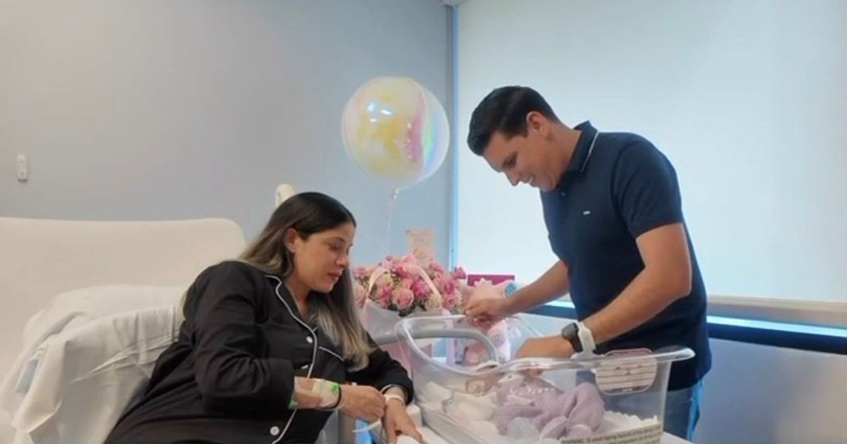 Nace Lía, hija del periodista Alexis Boentes y su esposa Lili Egue