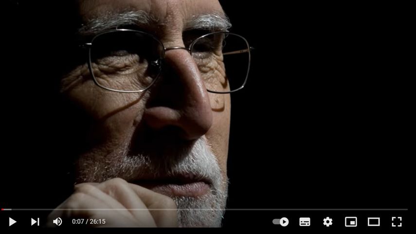 El escritor, poeta, novelista y ensayista español Luis Mateo Díez.