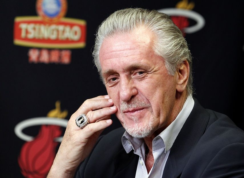 Riley acumula nueve títulos: seis con los Lakers entre técnico y jugador y tres en Miami como técnico y presidente. (Reuters)