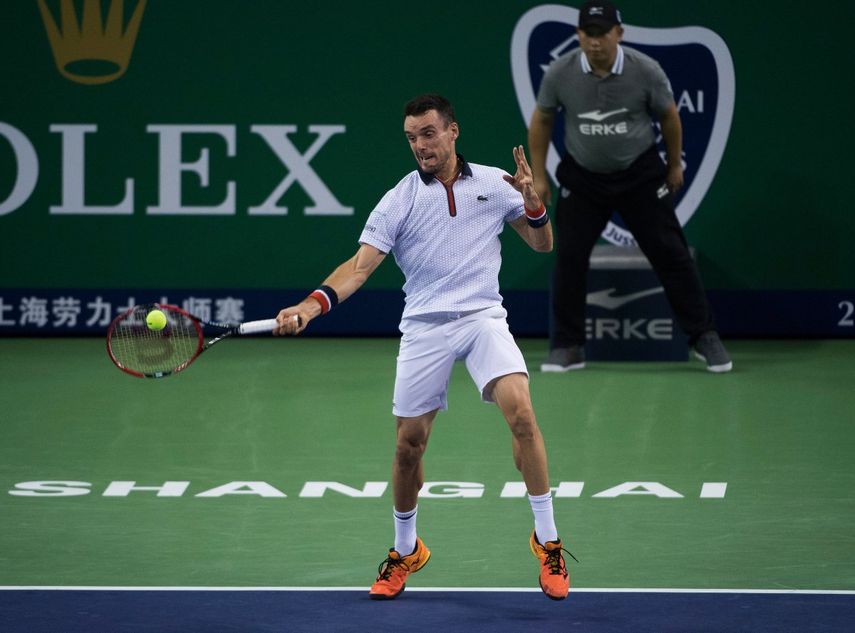 Bautista duró una hora y 47 minutos para vencer al número uno del mundo