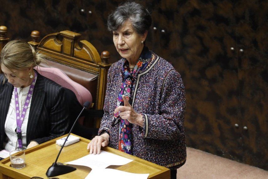 La senadora chilena Isabel Allende Bussi se despide del Senado con un discurso antes de ser revocada en Valparaíso, Chile, el 8 de abril de 2025.&nbsp;