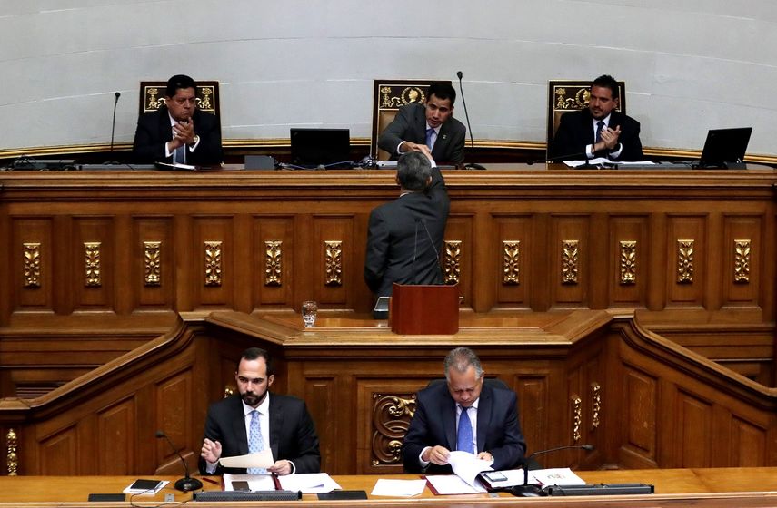 Vista parcial de una sesión del Parlamento de Venezuela, encabezada por su presidente, Juan Guaidó.