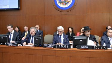 El secretario Luis Almagro, el presidente del Consejo Patrick Andrews y el embajador boliviano Diego Pary el 24FEB17.&nbsp;