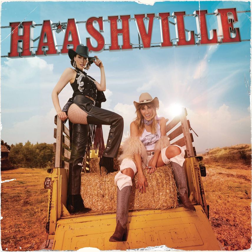 Las hermanas Hanna Nicole y Ashley Grace, del dúo Ha*Ash, presenta el álbum Hasashville.