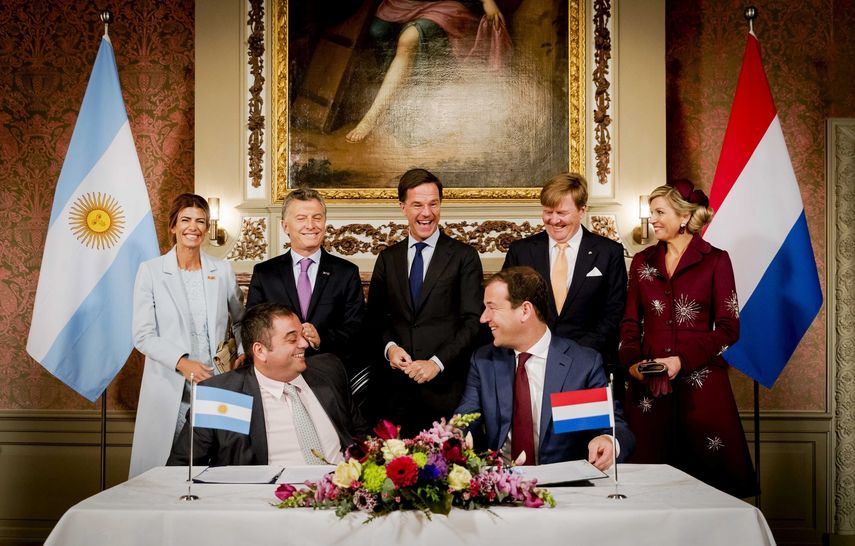 El presidente de Argentina, Mauricio&nbsp;Macri, y el primer ministro holandés, Mark Rutte.&nbsp;