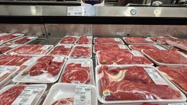 Carne de res de primera calidad del USDA se exhibe en una tienda Costco el 11 de noviembre de 2025 en Novato, California.