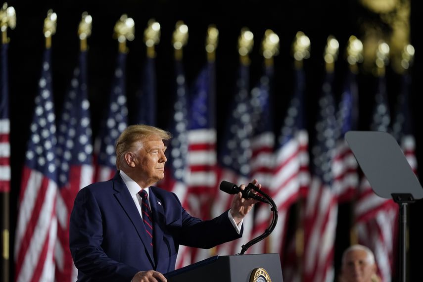 El presidente Donald Trump durante un discurso desde el Patio Sur de la Casa Blanca, en el cuarto día de la Convención Nacional Republicana, el jueves 27 de agosto de 2020, en Washington.