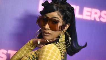 Cardi B llega a la sesión fotográfica de Hustlers el 25 de agosto de 2019 en Beverly Hills, California.