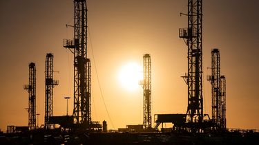 Plataformas petroleras al amanecer del 6 de febrero de 2021 en Odessa, Texas.&nbsp; &nbsp;
