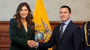 La secretaria de Seguridad Nacional de Estados Unidos, Kristi Noem, es recibida por el presidente de Ecuador, Daniel Noboa, en el Palacio Presidencial de Carondelet en Quito el 31 de julio de 2025.&nbsp;