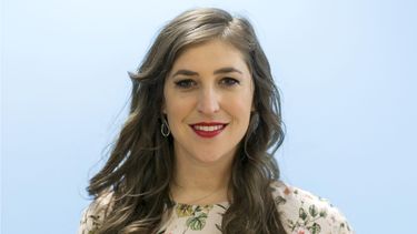 En este mayo. Fotografía de archivo del 23 de noviembre de 2017 de Mayim Bialik posa para una foto en Los Ángeles.&nbsp;