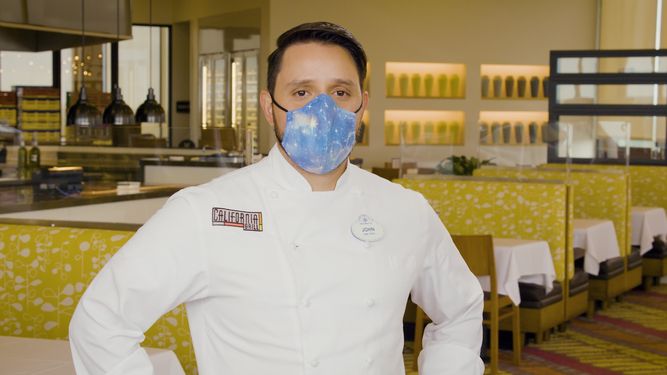 Chef John es una de las estrellas de la cocina en Walt Disney World Resort.