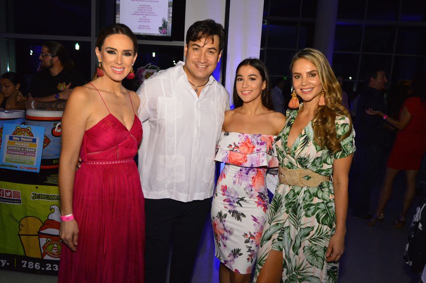 Jackie Bracamonte, Luis Alfonso Borrego, Sofía Karam y Ximena Córdoba.