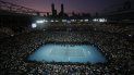 ARCHIVO - En esta foto del 2 de febrero de 2020, Novak Djokovic (derecha) y Dominic Thiem disputan la final del Abierto de Australia en Melbourne. ARCHIVO - En esta foto del 2 de febrero de 2020, Novak Djokovic (derecha) y Dominic Thiem disputan la final del Abierto de Australia en Melbourne.