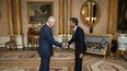 El rey Carlos III recibe a Rishi Sunak durante una audiencia en el Palacio de Buckingham, Londres, a donde invitó al líder del Partido Conservador, el 25 de octubre de 2022.&nbsp;