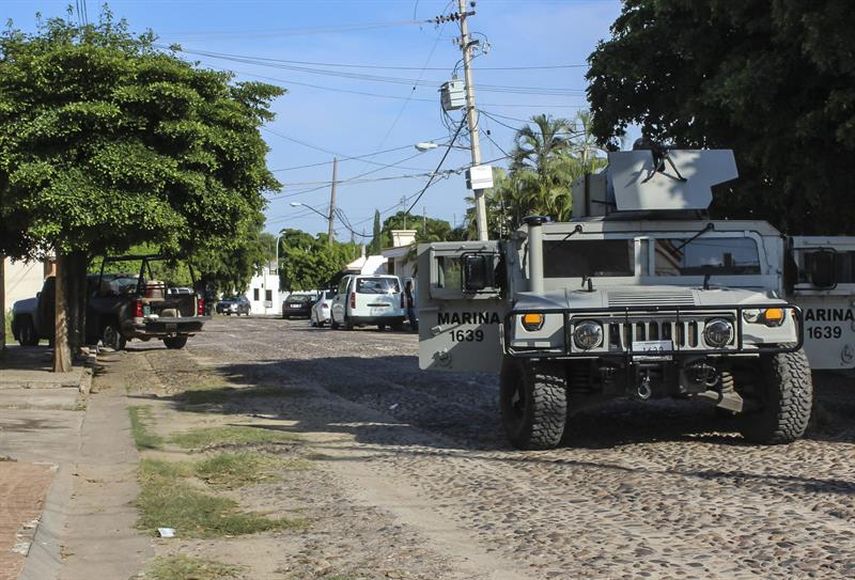 Fotografía de un vehículo de la Marina en una calle de Culiacán, en el estado de Sinaloa (México). (EFE)