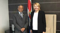Luisa Ortega junto al fiscal general de Costa Rica, Jorge Chavarría.