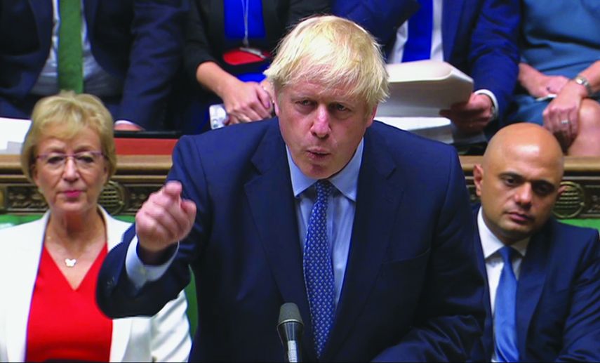 Boris Johnson habla durante una sesi&oacute;n del parlamento brit&aacute;nico.